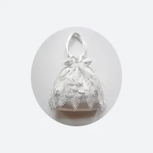 1920s drawstring wristlet in white duchess satin and lace