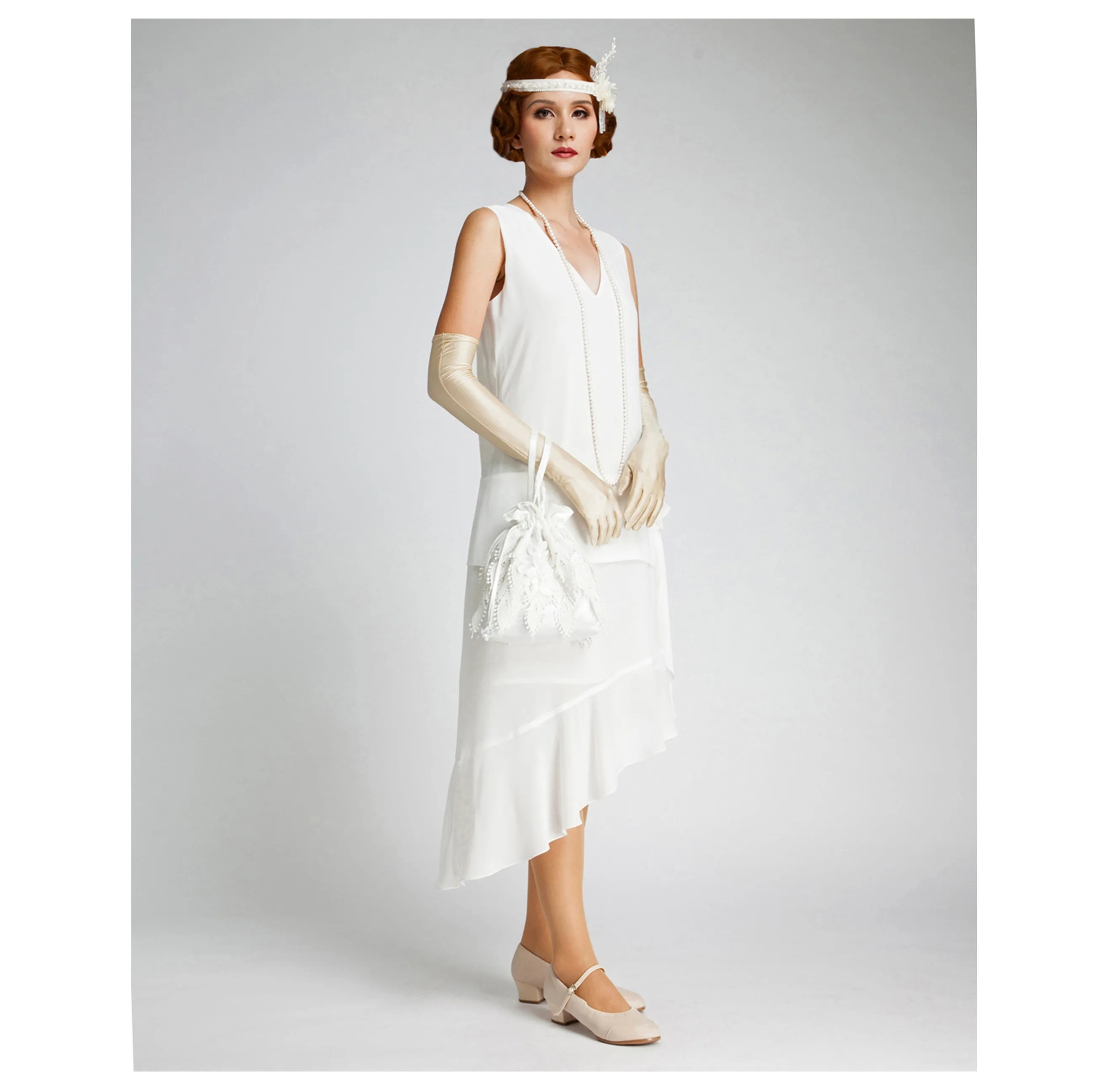 1920s drawstring wristlet in white duchess satin and lace