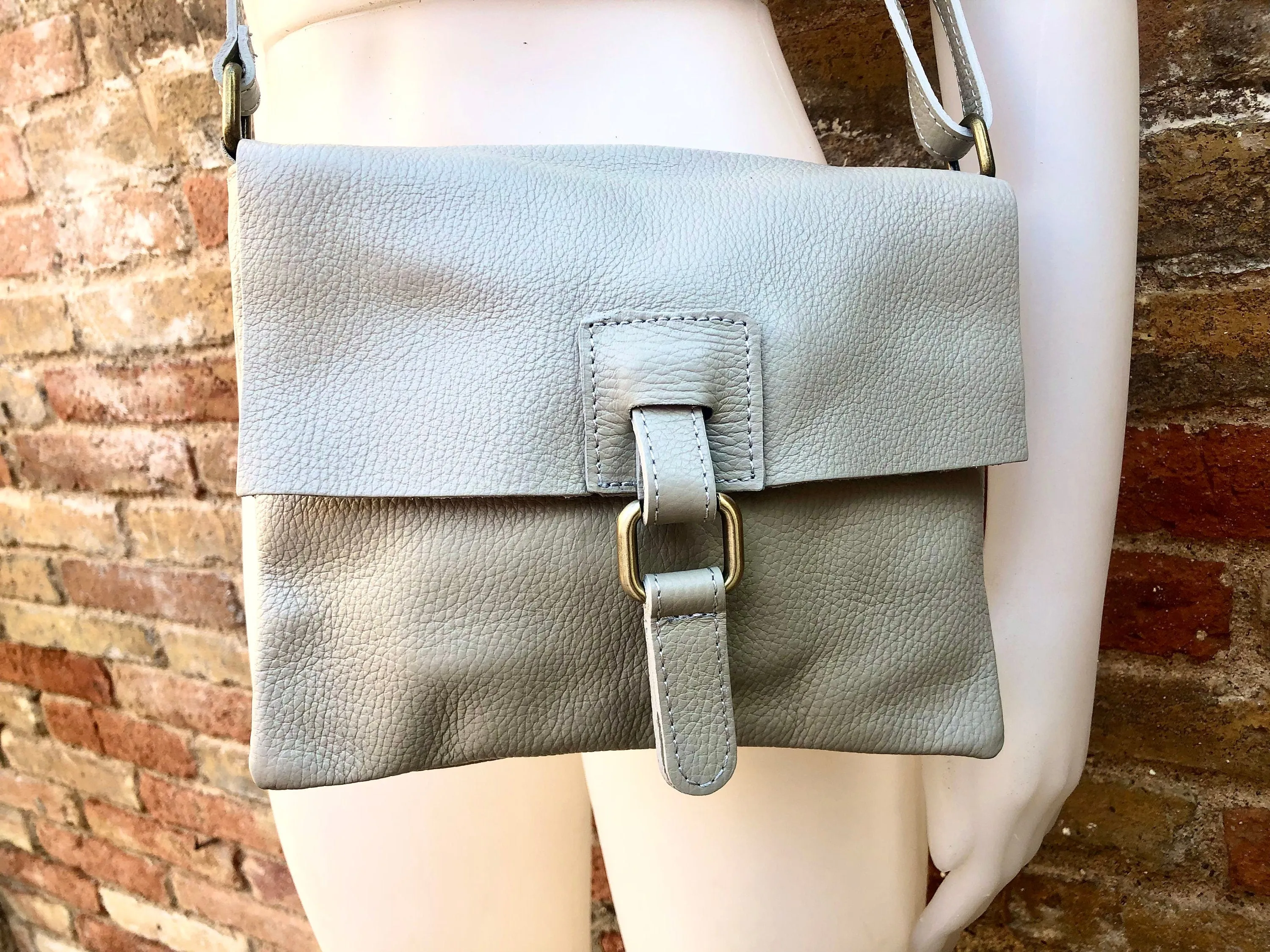 Cross body bag. BOHO grain leather bag in gray - BEIGE. Soft genuine grain leather. Crossover,boho  messenger bag . Taupe gray small purse