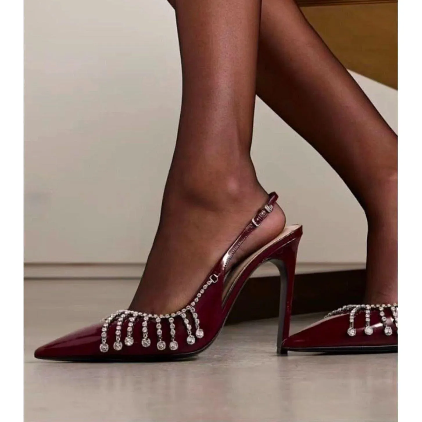 Diamond Embellishment Stiletto Pointed-Toe Shoes.