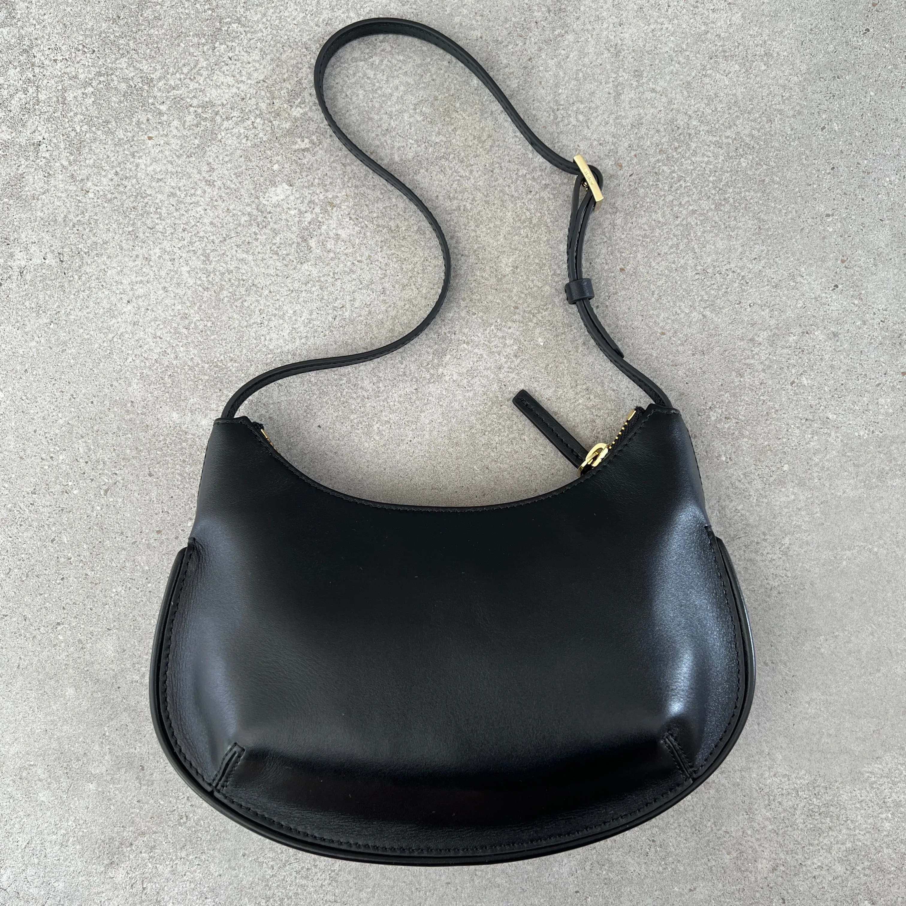 Ilda Hobo, Black