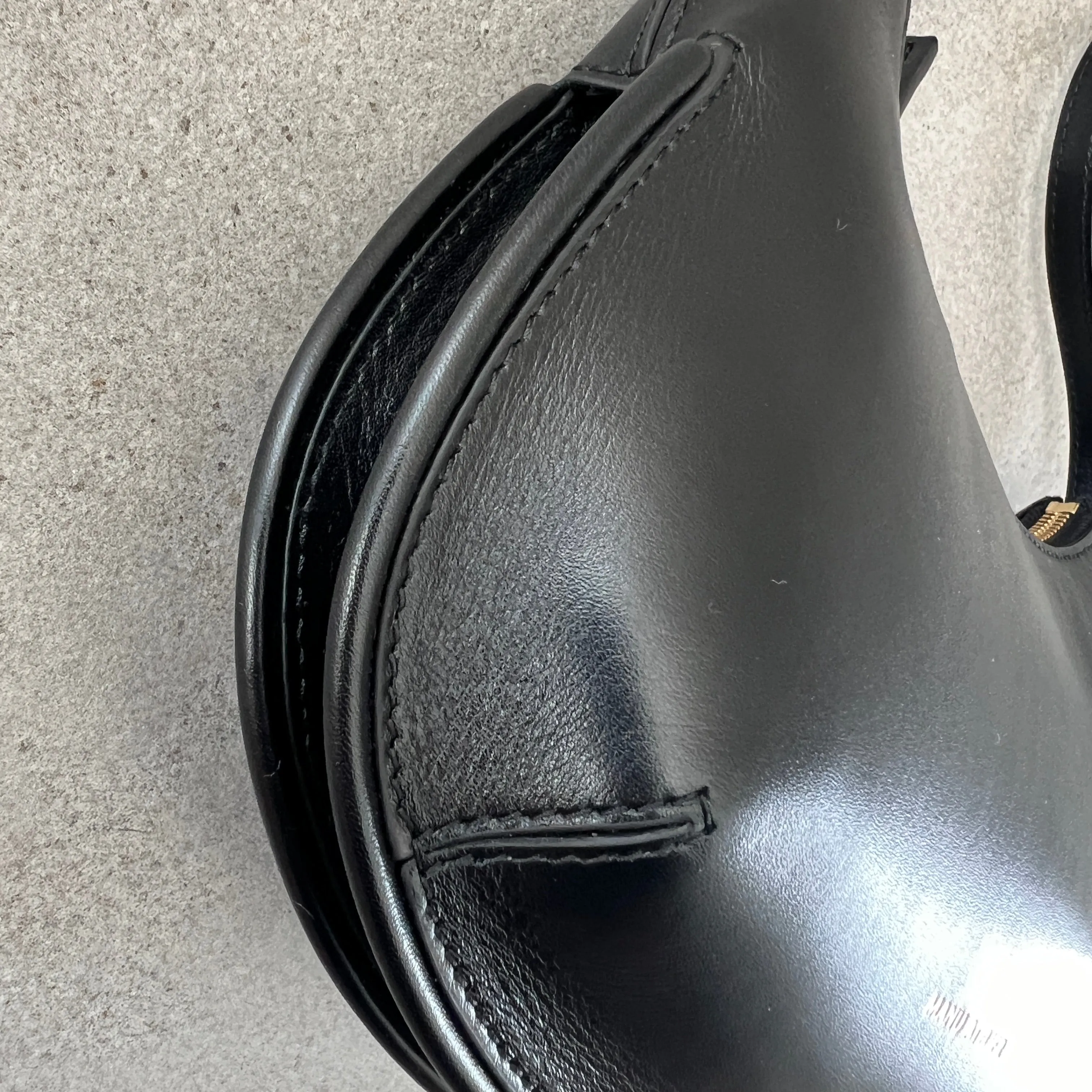 Ilda Hobo, Black