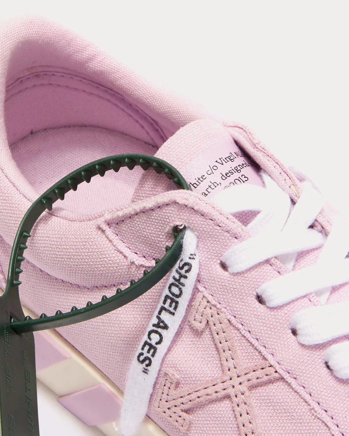 Low Vulcanized Canvas Lilac / Lilac Low Top Sneakers
