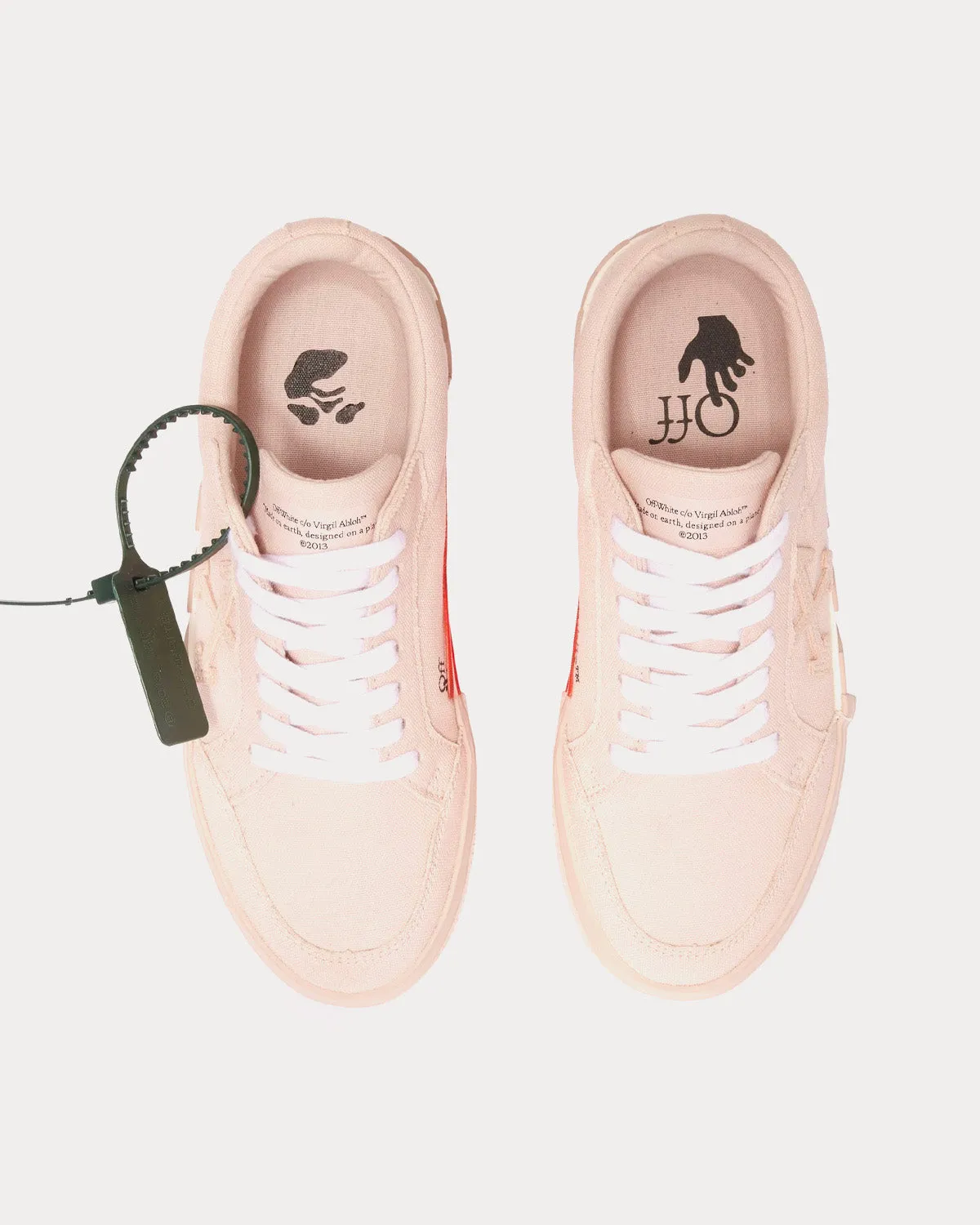 Low Vulcanized Canvas Pink / Pink Low Top Sneakers