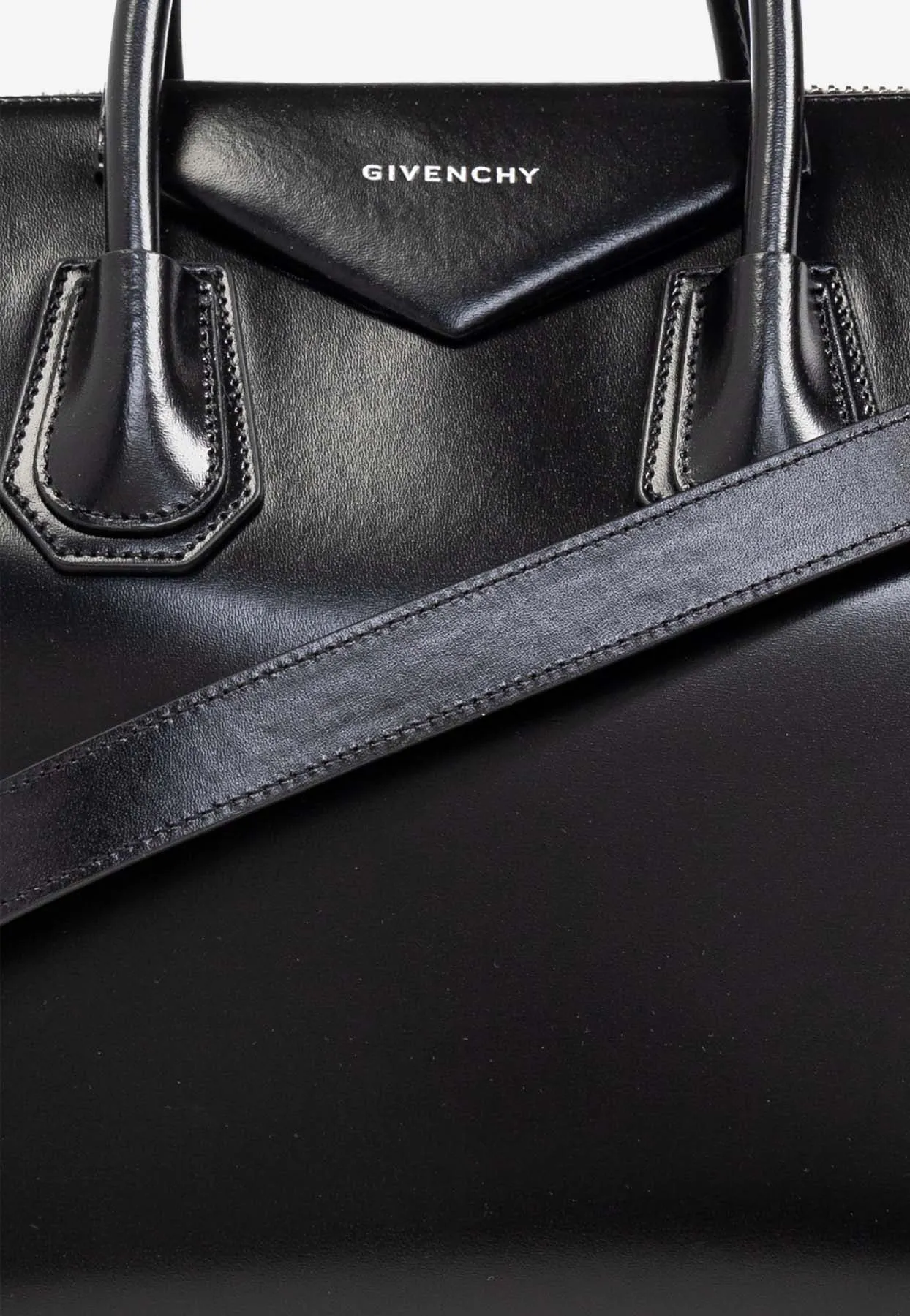 Medium Antigona Tote Bag