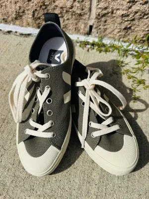 Veja Wata II Canvas Low Sneakers - Size5