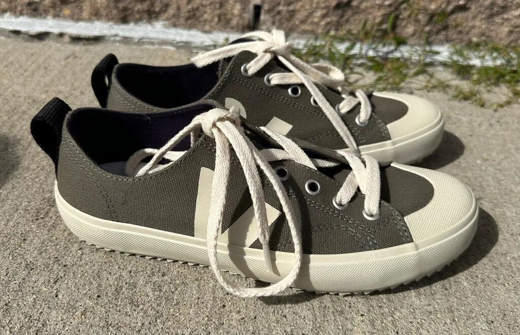 Veja Wata II Canvas Low Sneakers - Size5