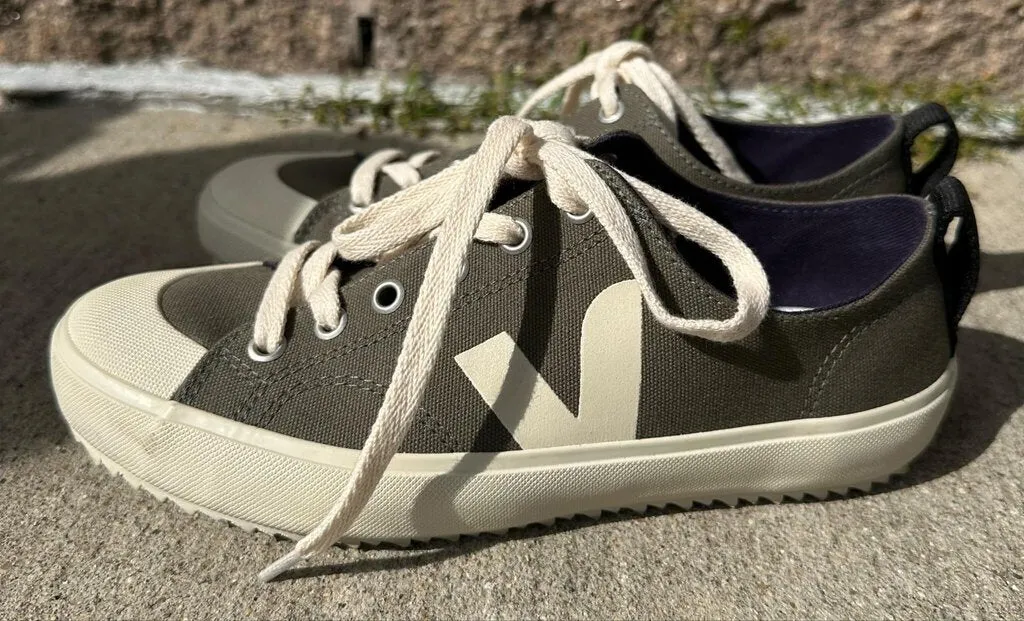 Veja Wata II Canvas Low Sneakers - Size5